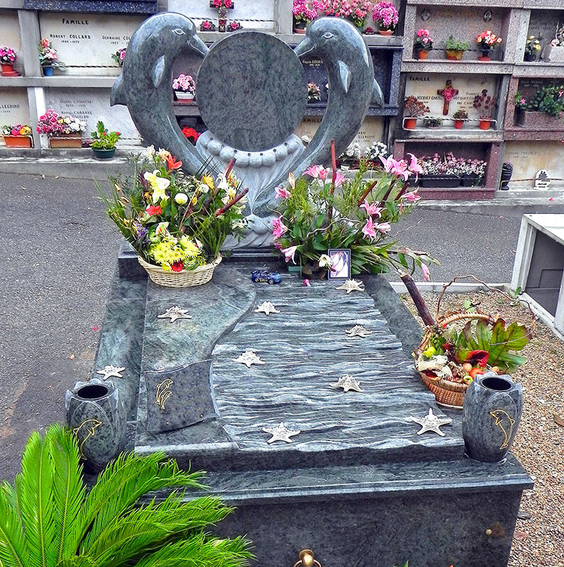 Monument dauphins à Cagnes-sur-mer
