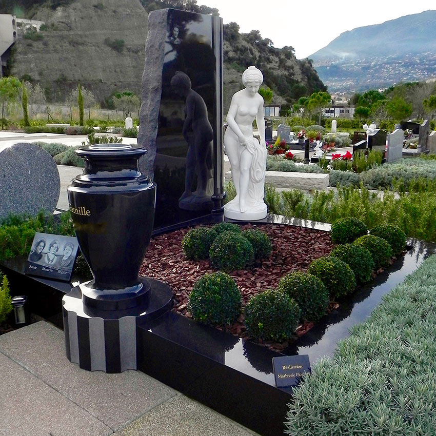 monument-noir-jardin-statue-marbre