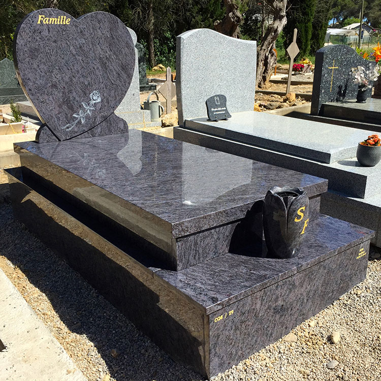 Cœur sculpté cimetière des Semboules à Antibes