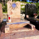 monument-funeraire-israelite-stele-sculptee-effet-matiere