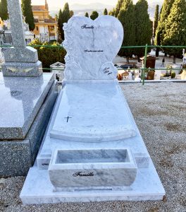 monument funéraire marbre