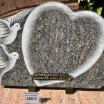 coeur-colombres-granit-funeraire