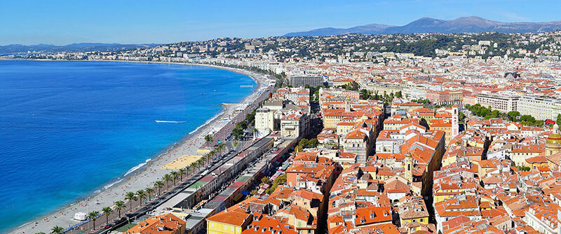 Acheter un monument funéraire avec pose à Nice : les 3 critères à prendre en compte
