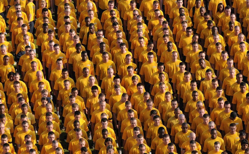 Il n’y a pas que les catalogues de monuments funéraires dans la marbrerie !