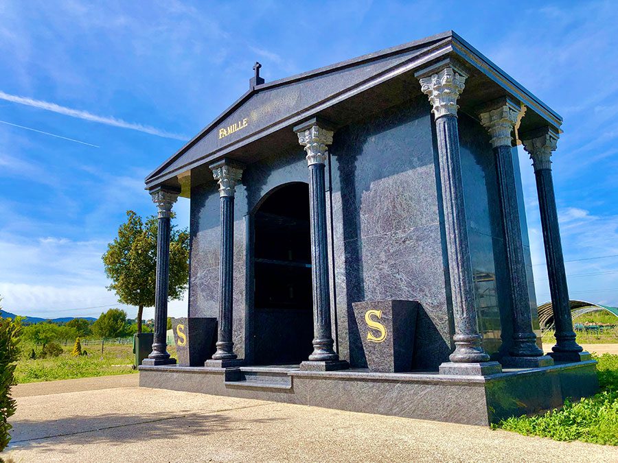 Mausolée funéraire hors norme de 16 places hors sol