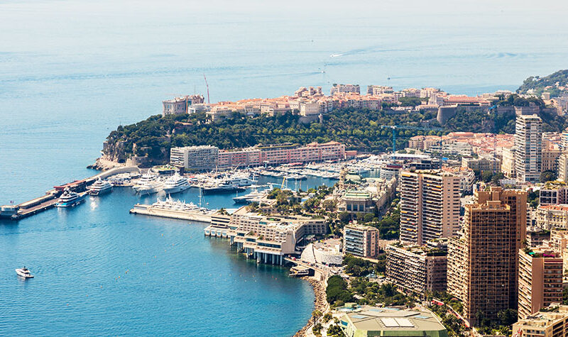 Monuments funéraires au cimetière de Monaco