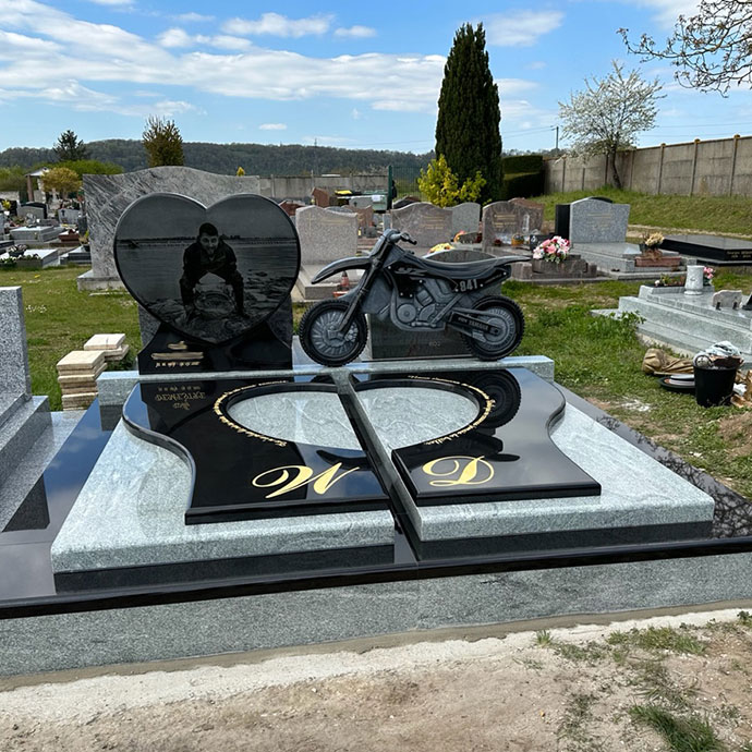 monument-funeraire-original-moto