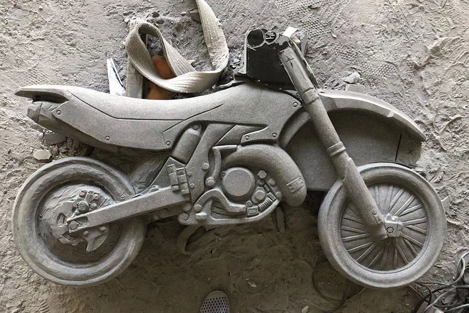 moto-sculpture-granit