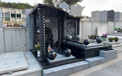 La création d’un monument familial à deux niveaux