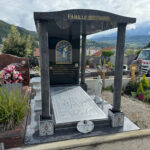 chapelle-funeraire-vitrail