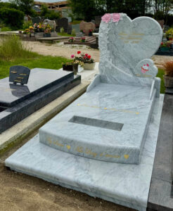 monument-funeraire-marbre-pivoine