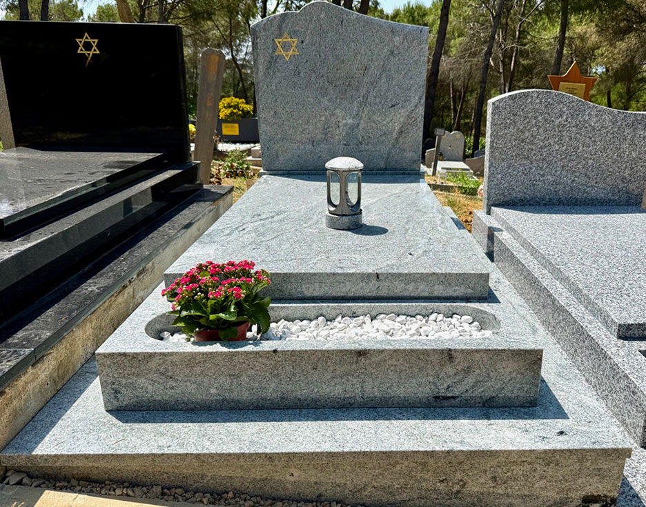 monument-funeraire-Antibes-06-granit-Viscount-White
