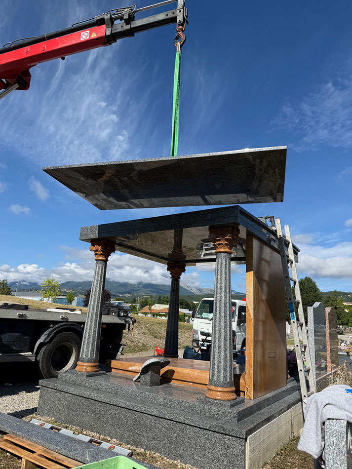 8-chapelle-funeraire-pose