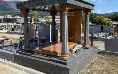 Un monument funéraire à Gap en hommage à un artisan du bois