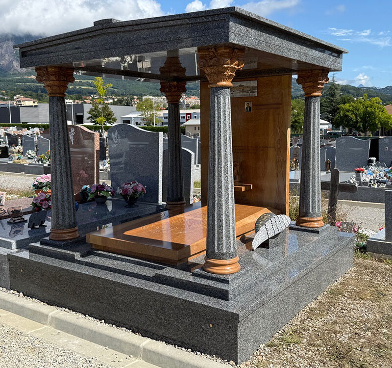 Chapelle funéraire à Gap en hommage à un artisan du bois
