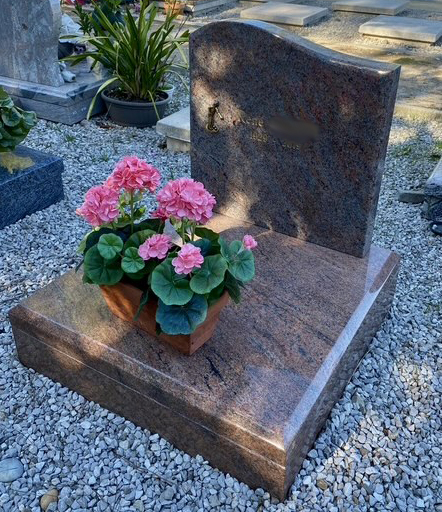 cimetiere-cavurne-granit